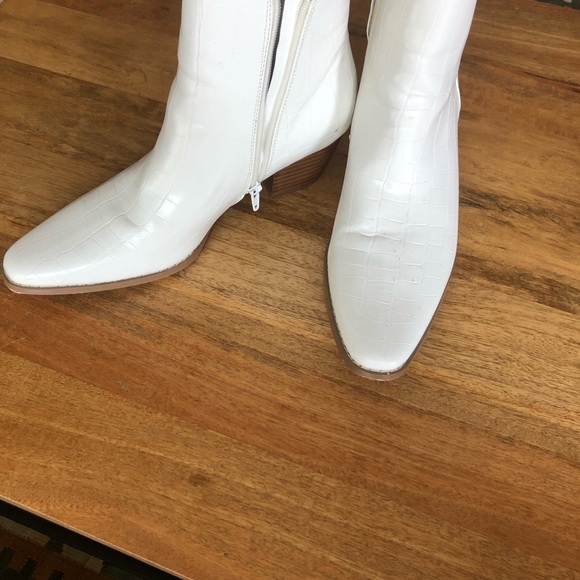 Coconuts by Matisse white booties - Picture 3 of 5